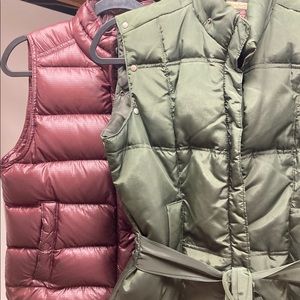 JCrew maroon and Buffalo David Bitton olive green puffer vest BUNDLE XS Medium